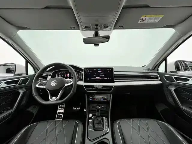 Volkswagen Tiguan L — фото 3