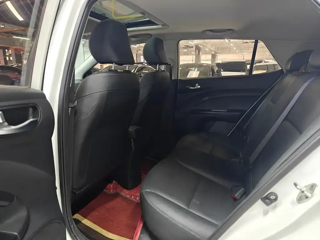 Kia KX1 2022 из CN, фото 2