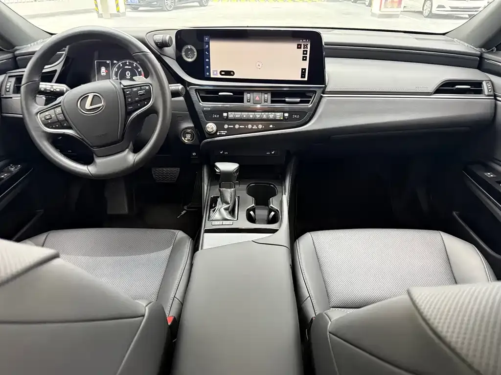 Lexus ES 2023 из CN, фото 9