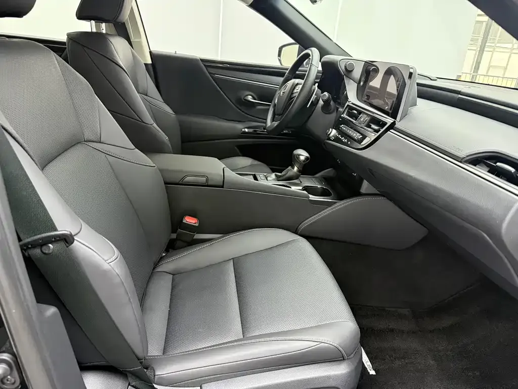 Lexus ES 2023 из CN, фото 4