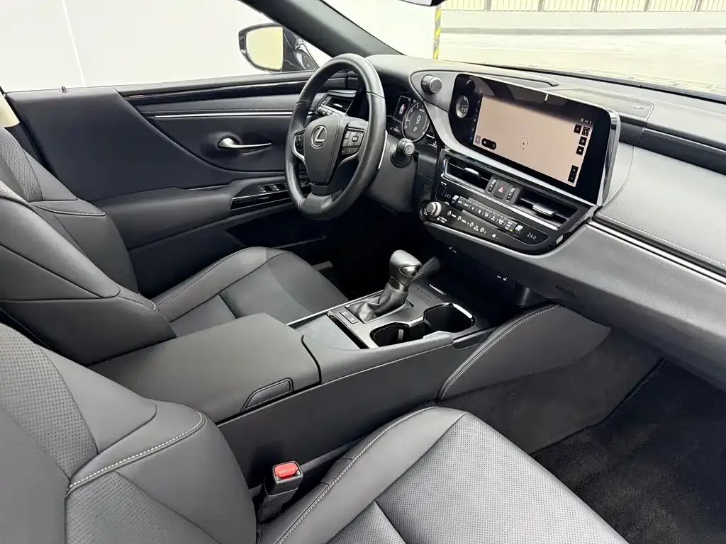 Lexus ES 2023 из CN, фото 2