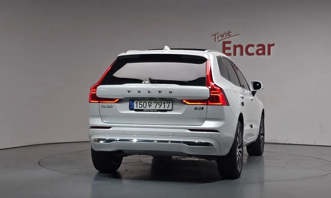 Volvo XC60 — фото 7