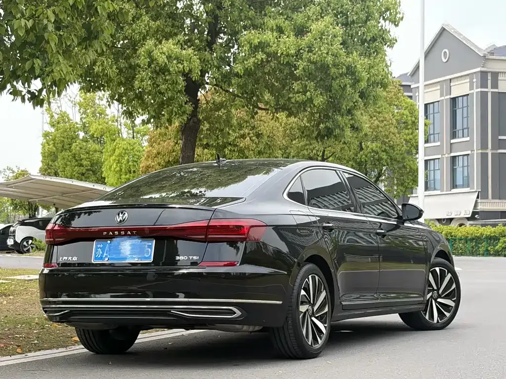 Volkswagen Passat — фото 4