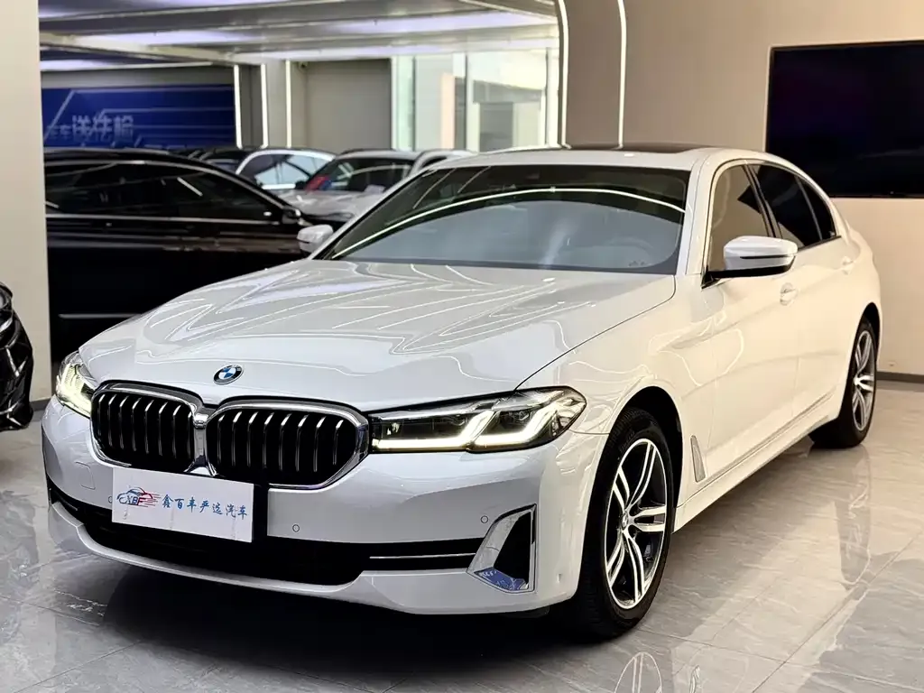 BMW 5 Series — фото 1