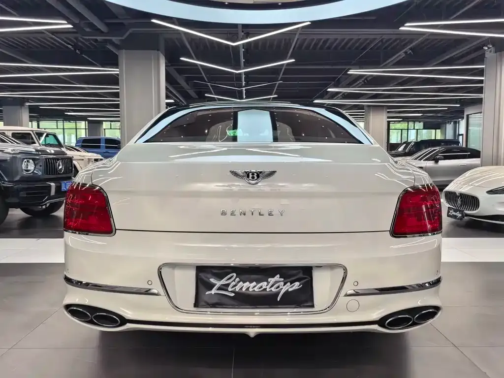 Bentley Flying Spur — фото 6