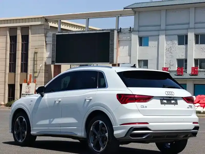 Audi Q3 — фото 8