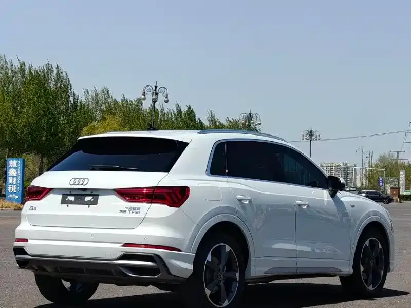 Audi Q3 — фото 6