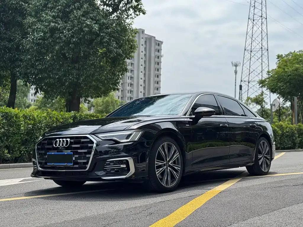 Audi A6L — фото 1