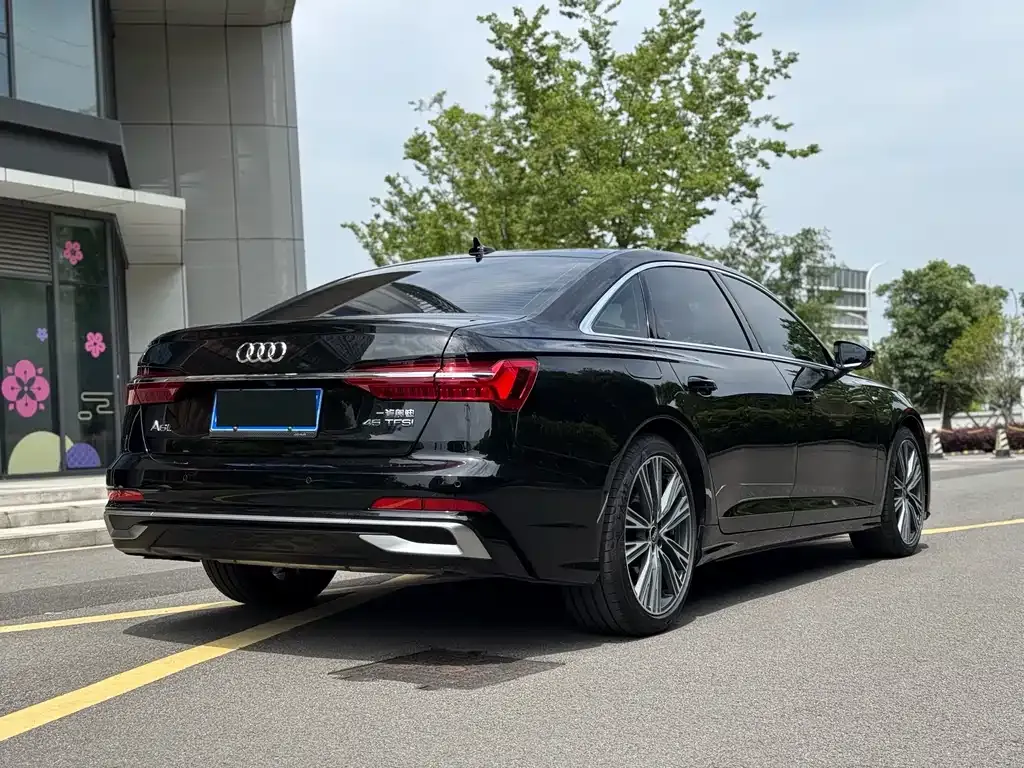 Audi A6L — фото 2