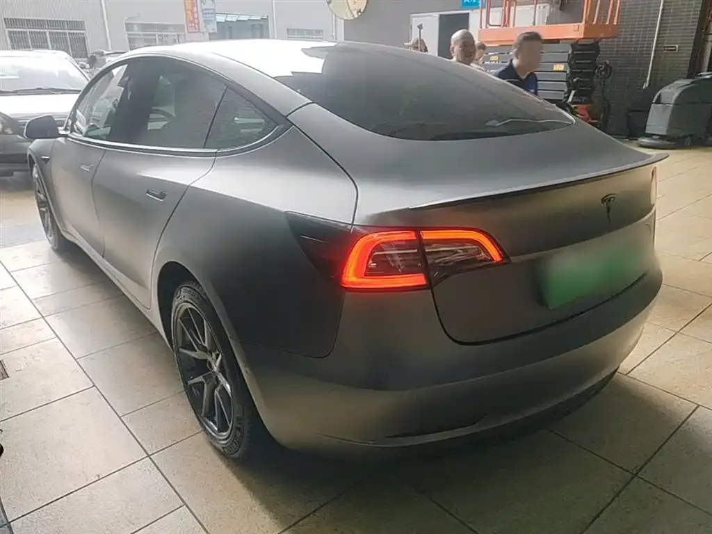 Tesla Model 3 — фото 2