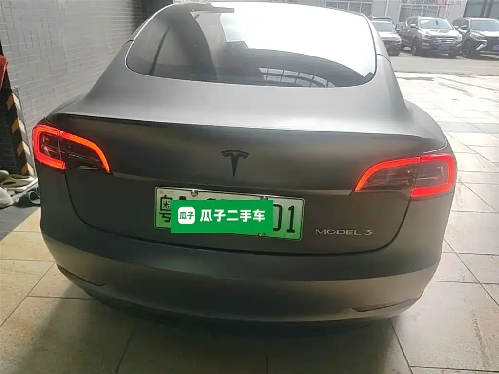Tesla Model 3 — фото 5
