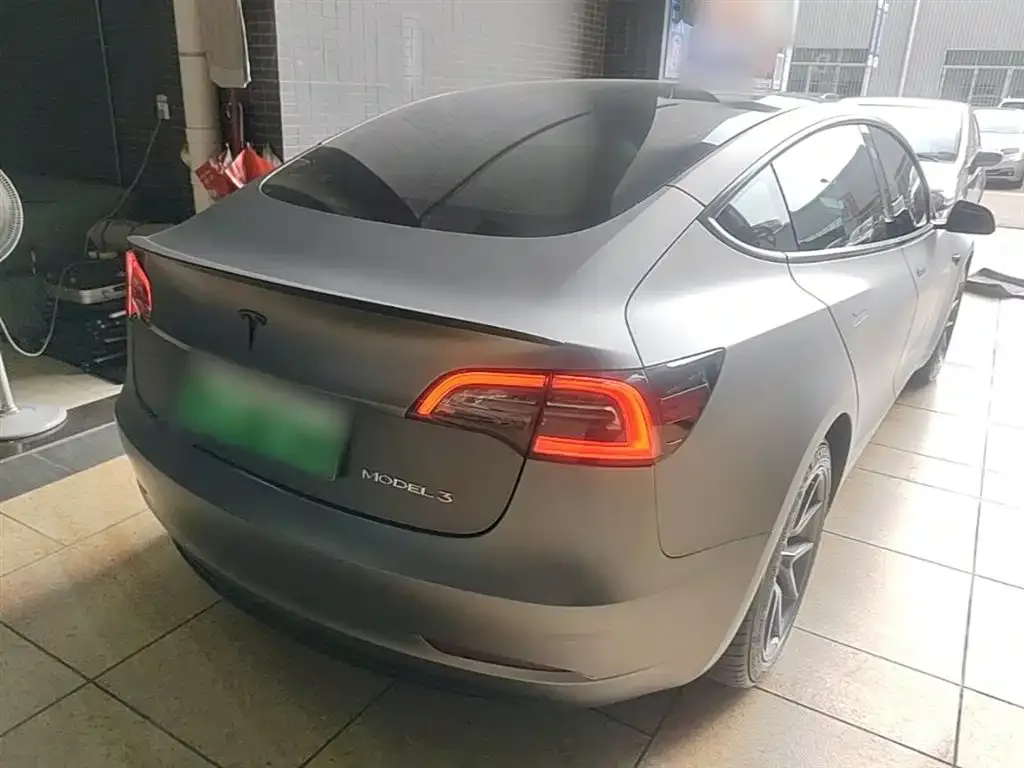 Tesla Model 3 — фото 6