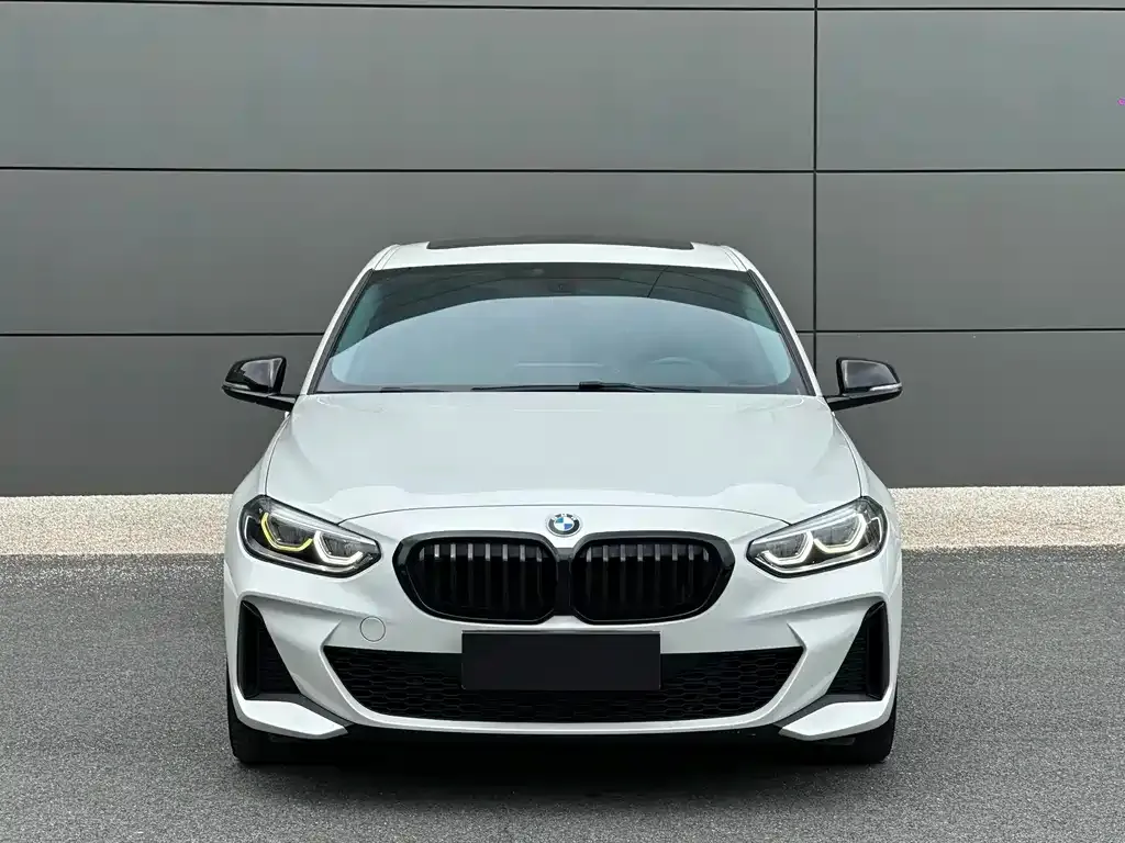 BMW 1 Series — фото 1
