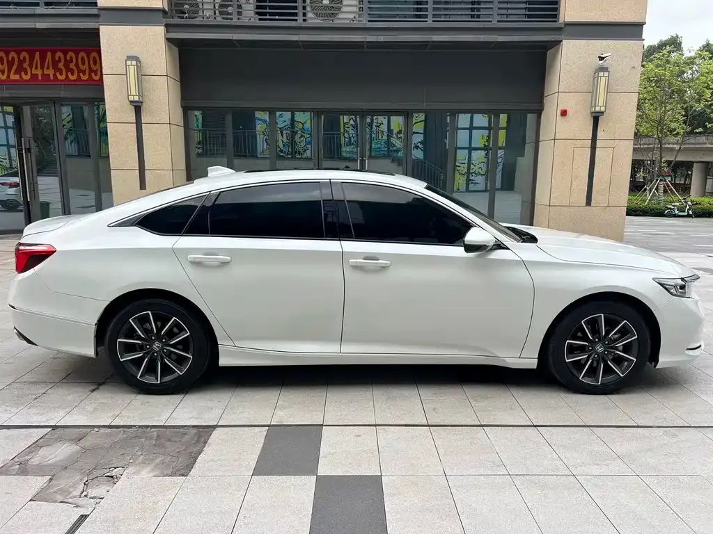 Honda Inspire — фото 6