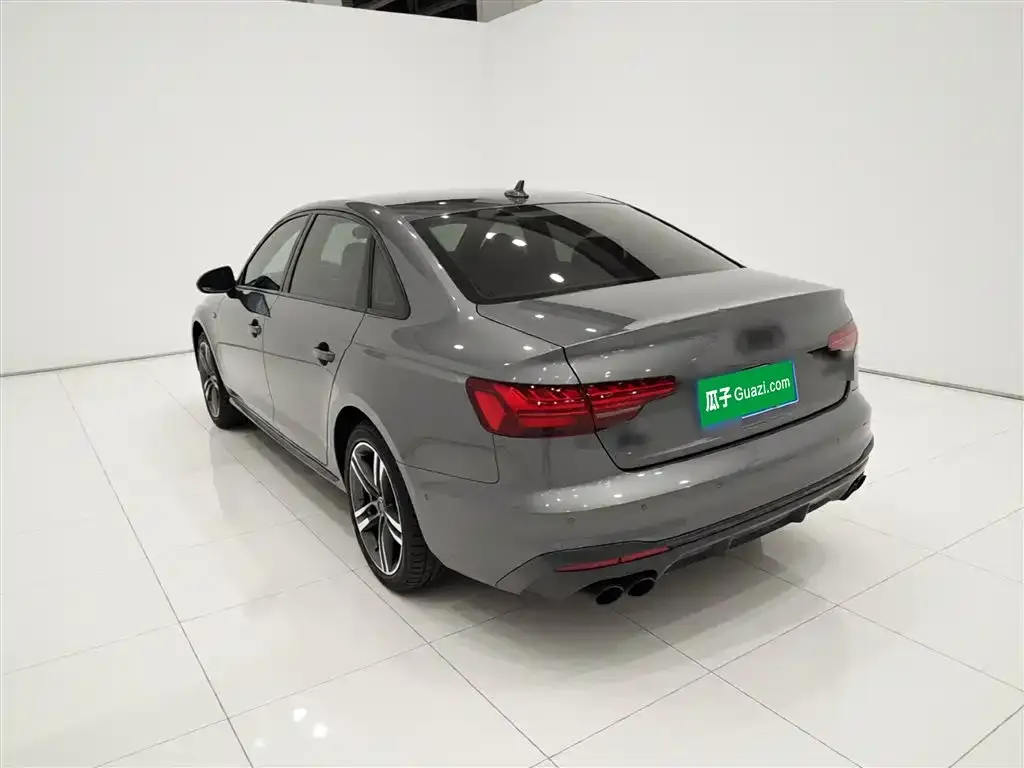 Audi A4L 2023 из CN, фото 2