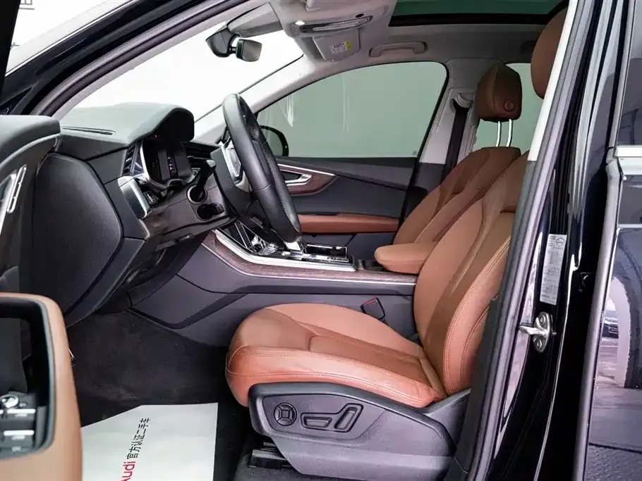 Audi Q7 2021 из CN, фото 7