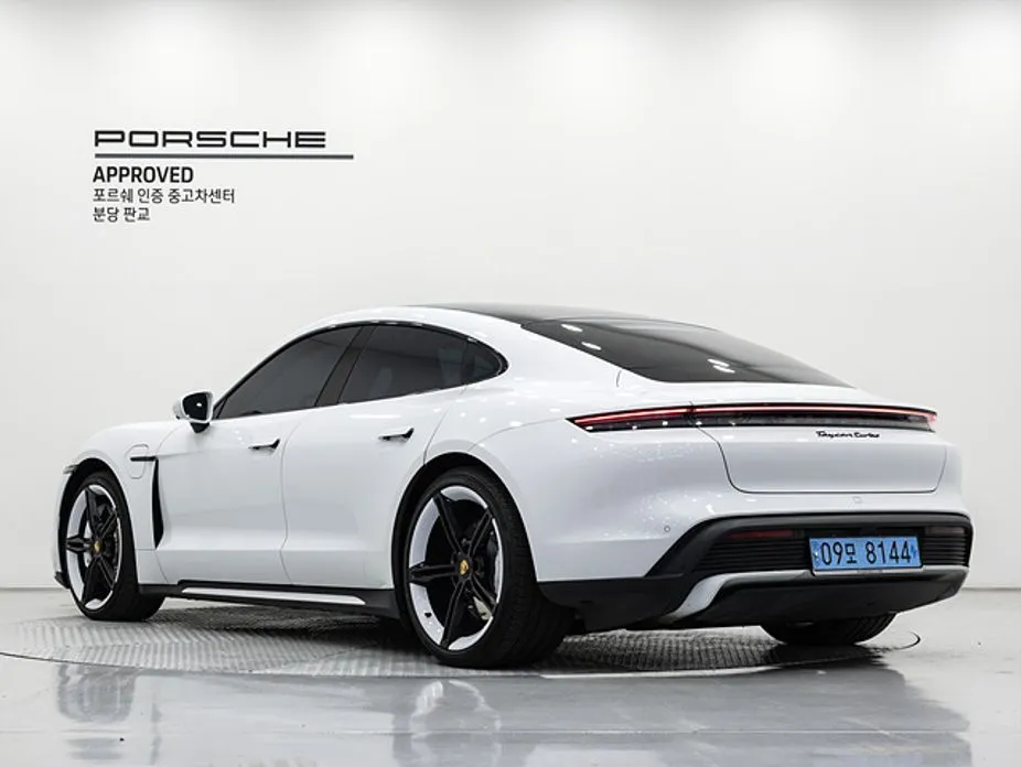 Porsche Taycan — фото 5