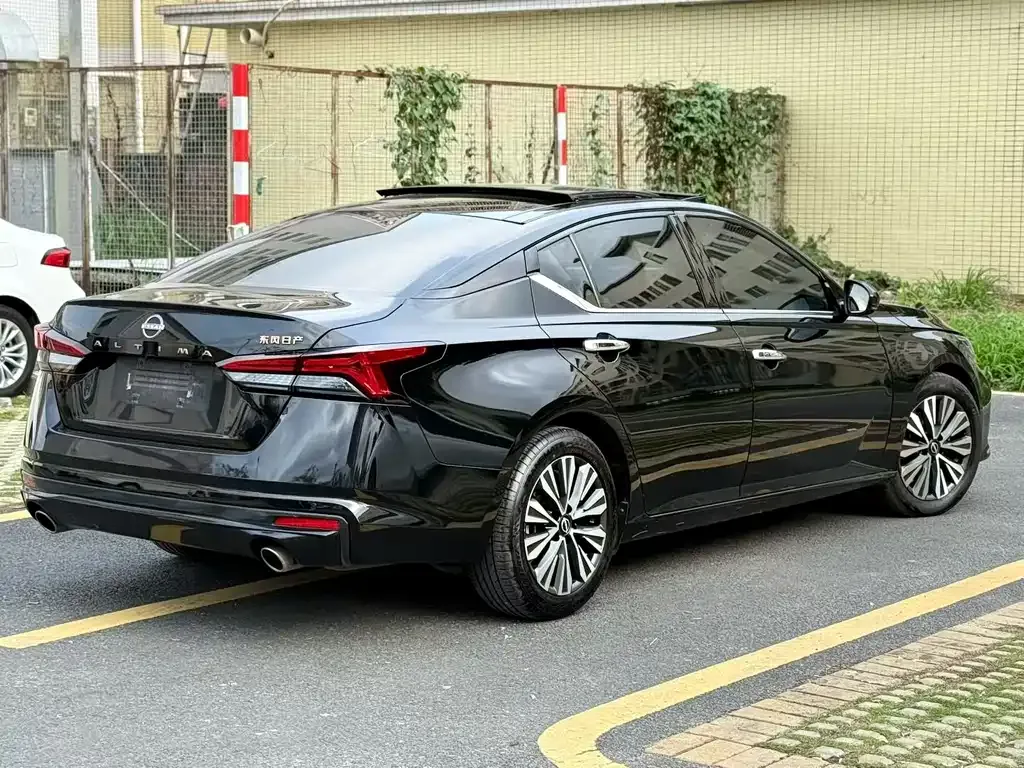 Nissan Teana — фото 2