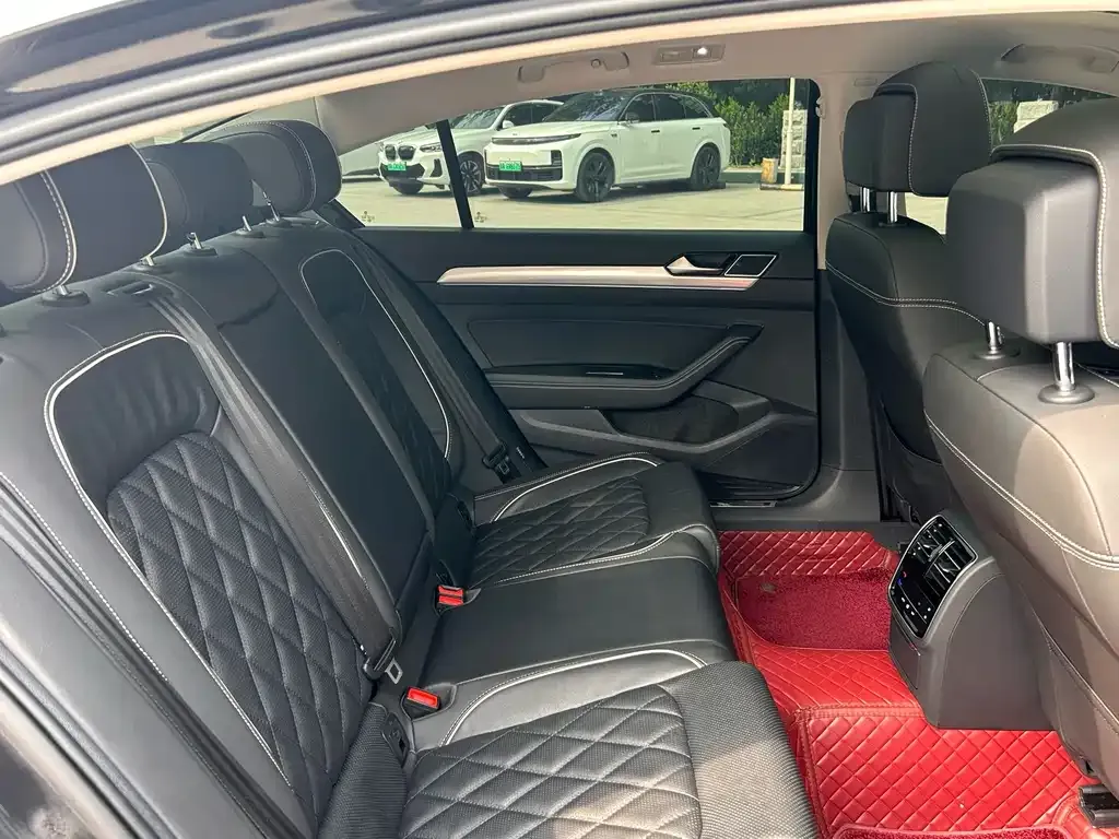Volkswagen Magotan GTE PHEV 2023 из CN, фото 5