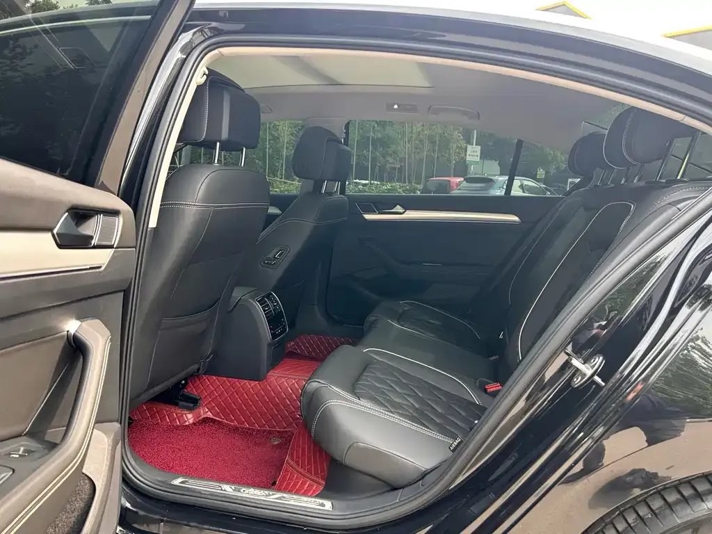 Volkswagen Magotan GTE PHEV 2023 из CN, фото 9