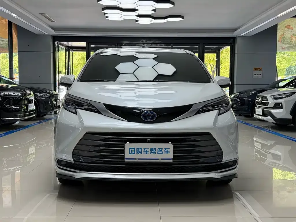 Toyota Sienna 2023 из CN, фото 8