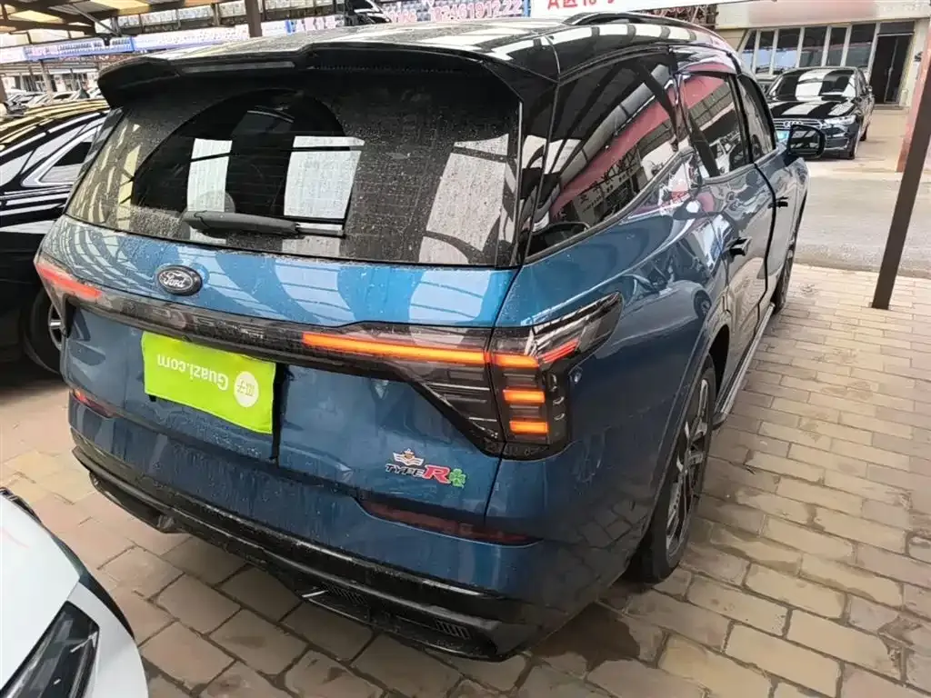 Ford Edge — фото 10