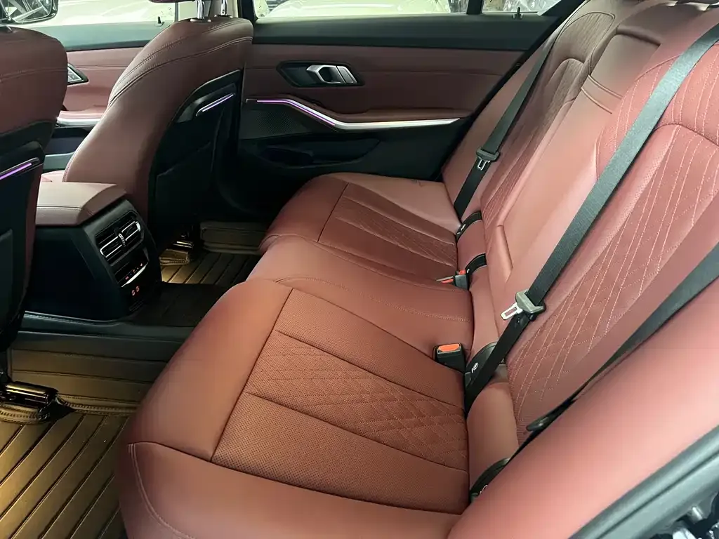 BMW 3 Series 2022 из CN, фото 10