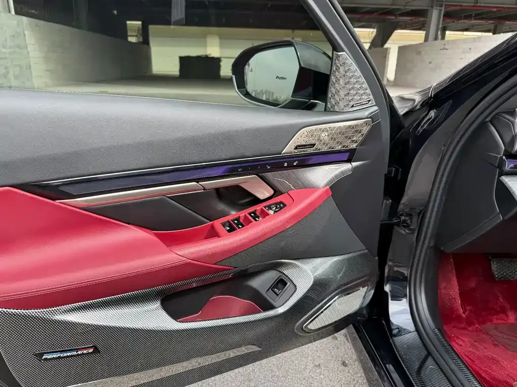 BMW 5 Series 2025 из CN, фото 6