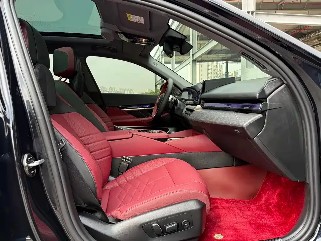 BMW 5 Series 2025 из CN, фото 7