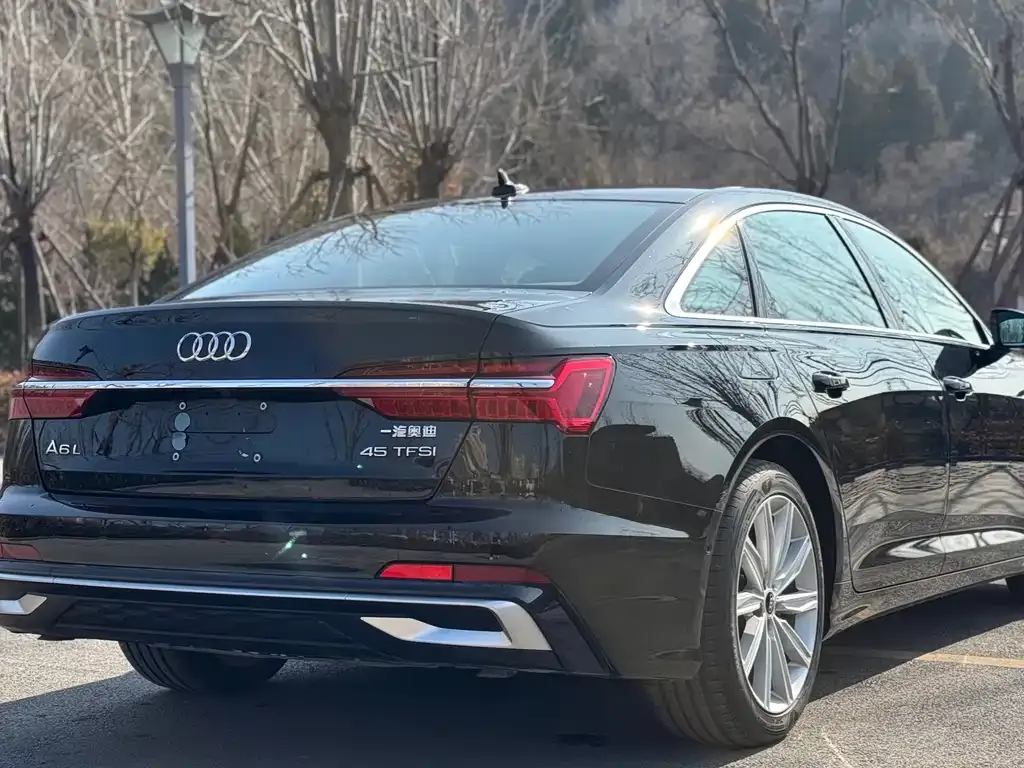 Audi A6L — фото 6