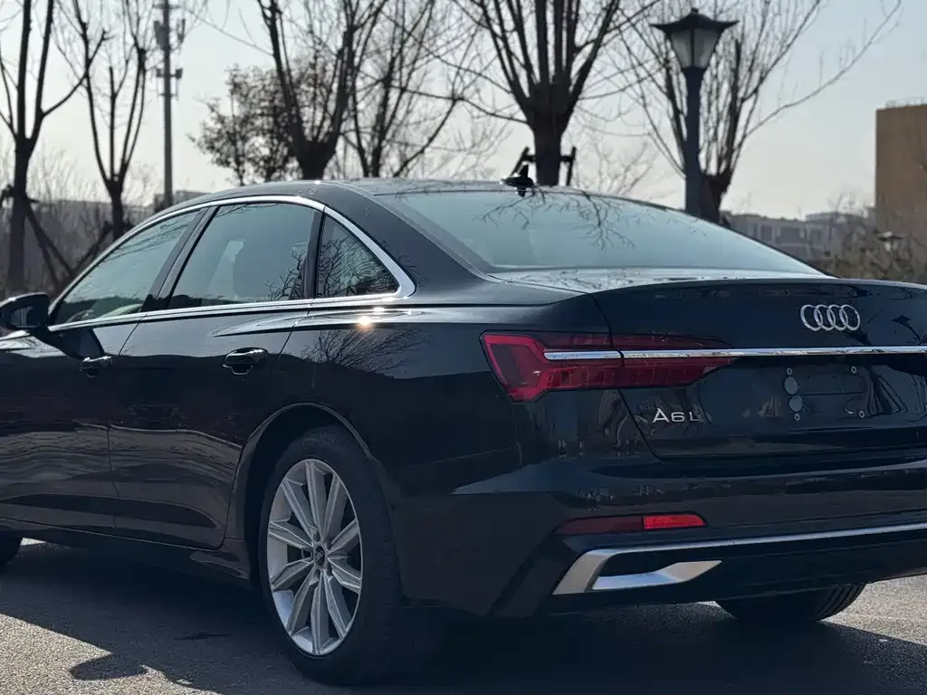 Audi A6L — фото 2