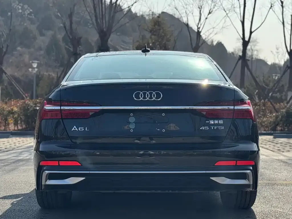 Audi A6L — фото 9