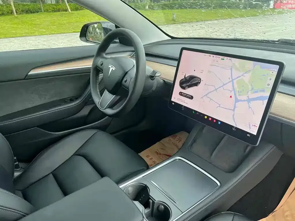 Tesla Model 3 — фото 2
