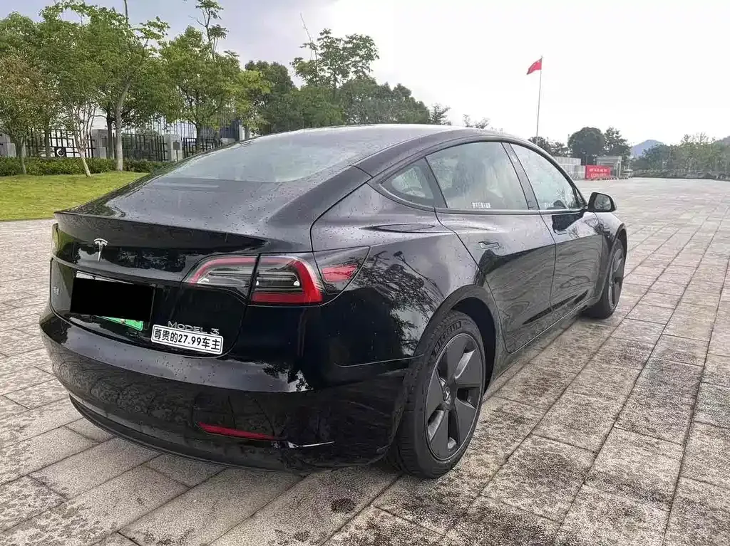 Tesla Model 3 — фото 9
