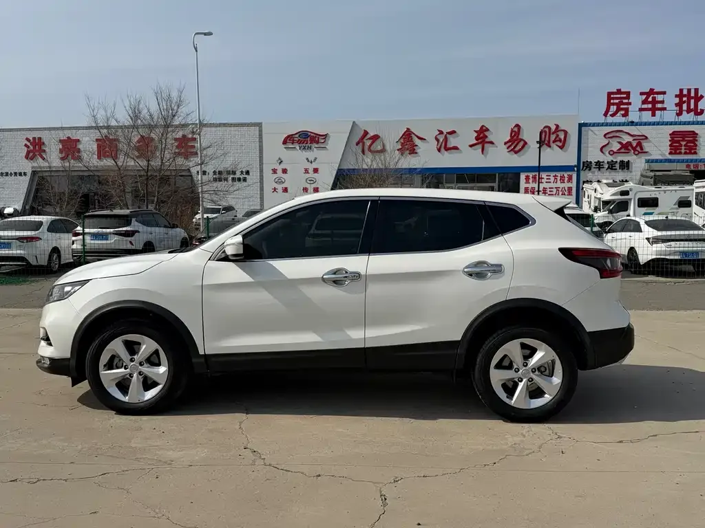 Nissan Qashqai — фото 4