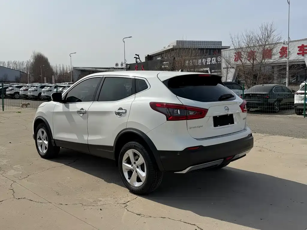 Nissan Qashqai — фото 2