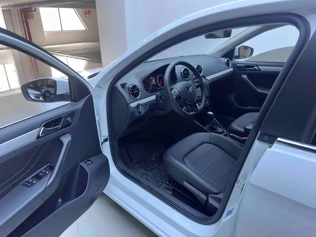 Jetta VA3 2023 из CN, фото 9