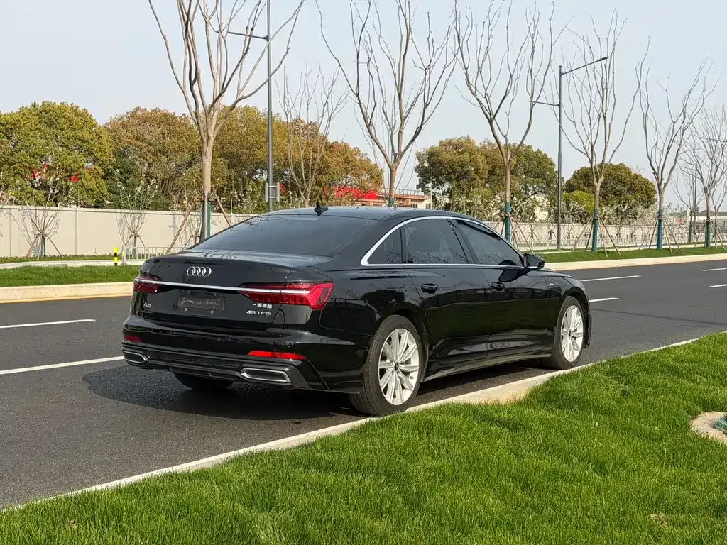 Audi A6L — фото 10