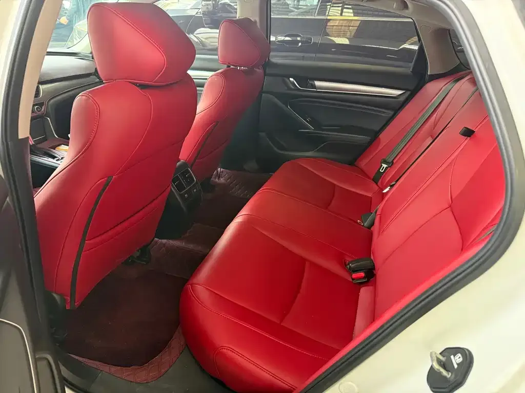 Honda Accord — фото 10