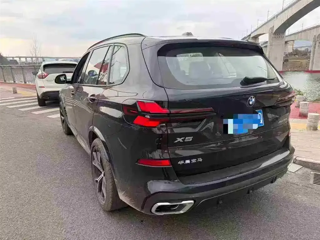 BMW X5 — фото 7