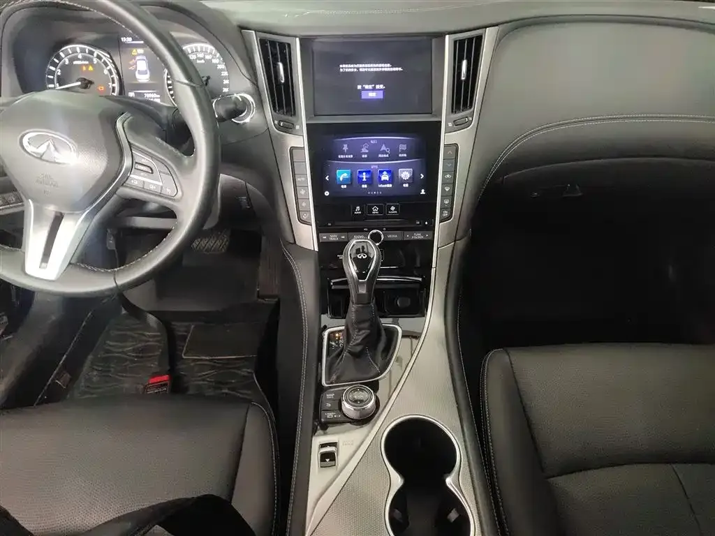Infiniti Q50L 2021 из CN, фото 4