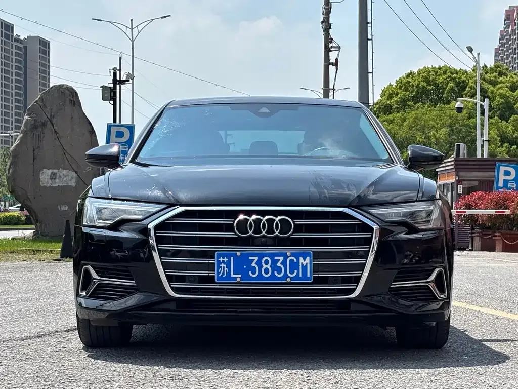 Audi A6L — фото 1