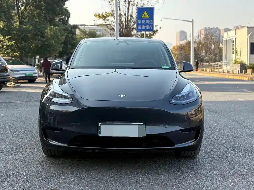 Tesla Model Y — фото 7