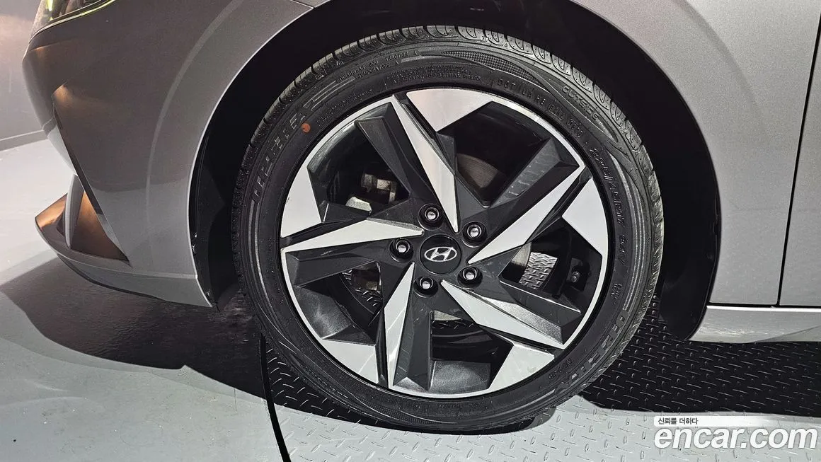 Hyundai AVANTE — фото 3