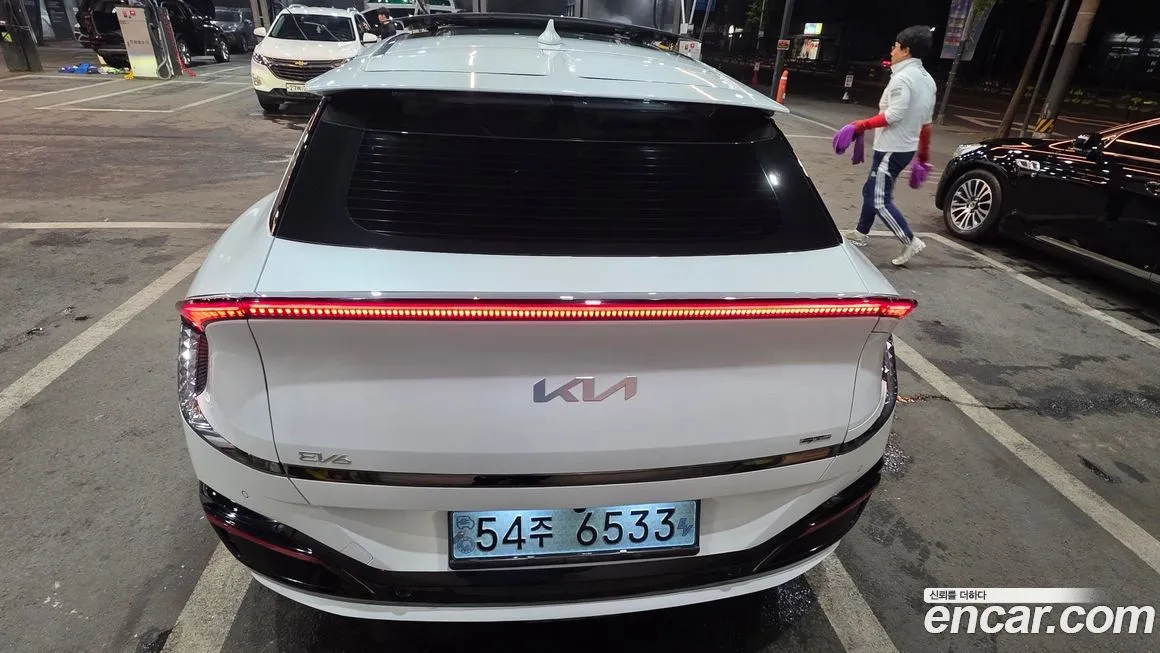 Kia EV6 — фото 10