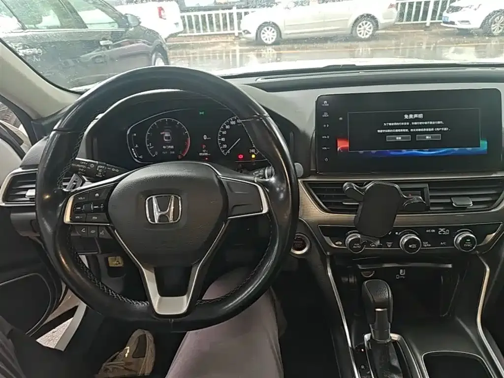Honda Accord — фото 6