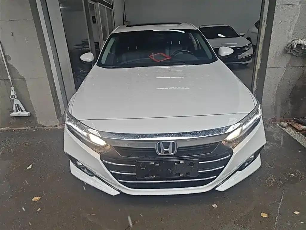 Honda Accord — фото 8