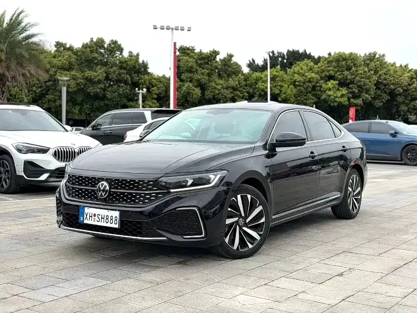 Volkswagen Passat — фото 1