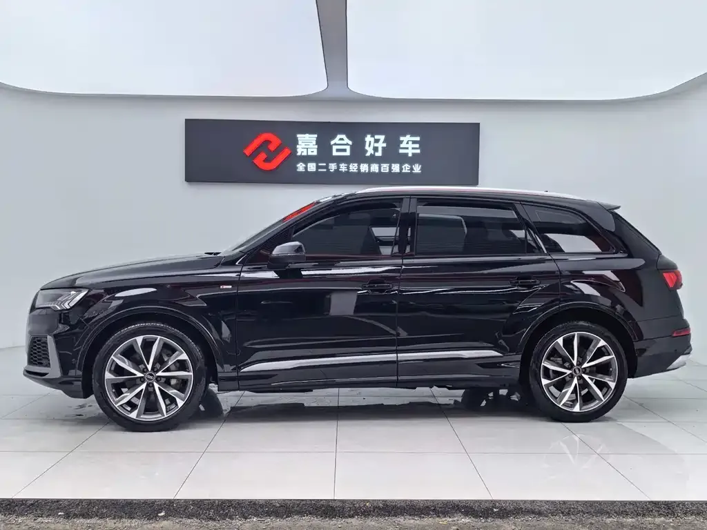 Audi Q7 2021 из CN, фото 8