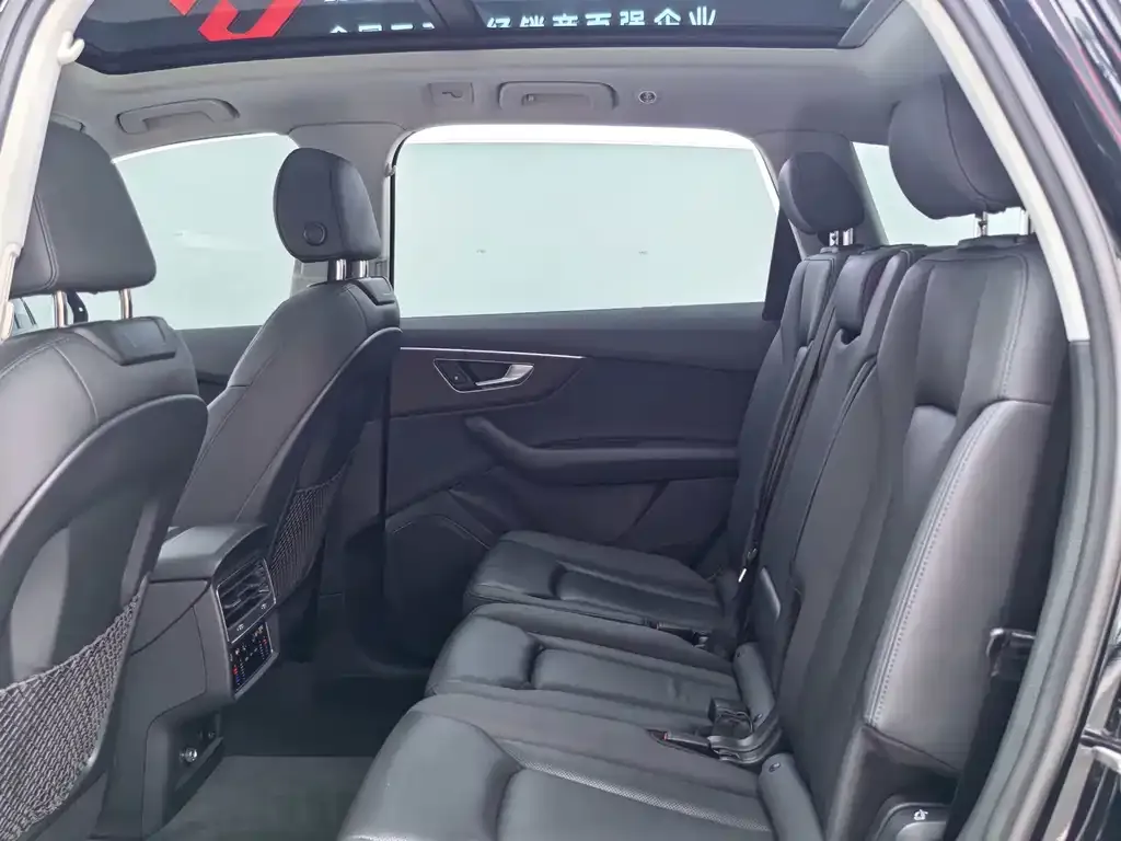 Audi Q7 2021 из CN, фото 2